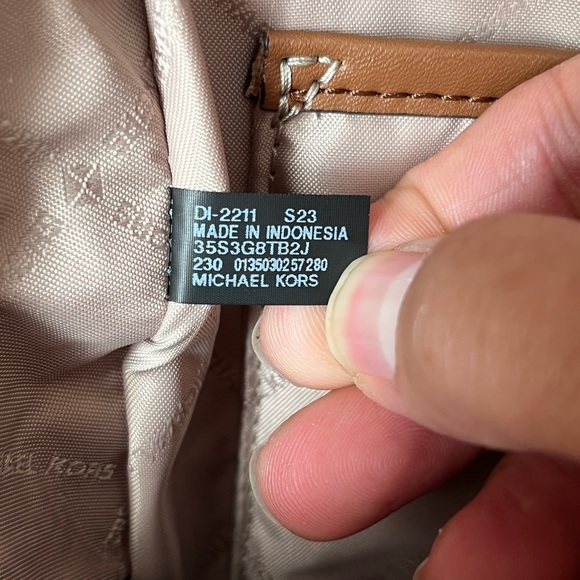 🌼Michael Kors backpack - Picture 13 of 15